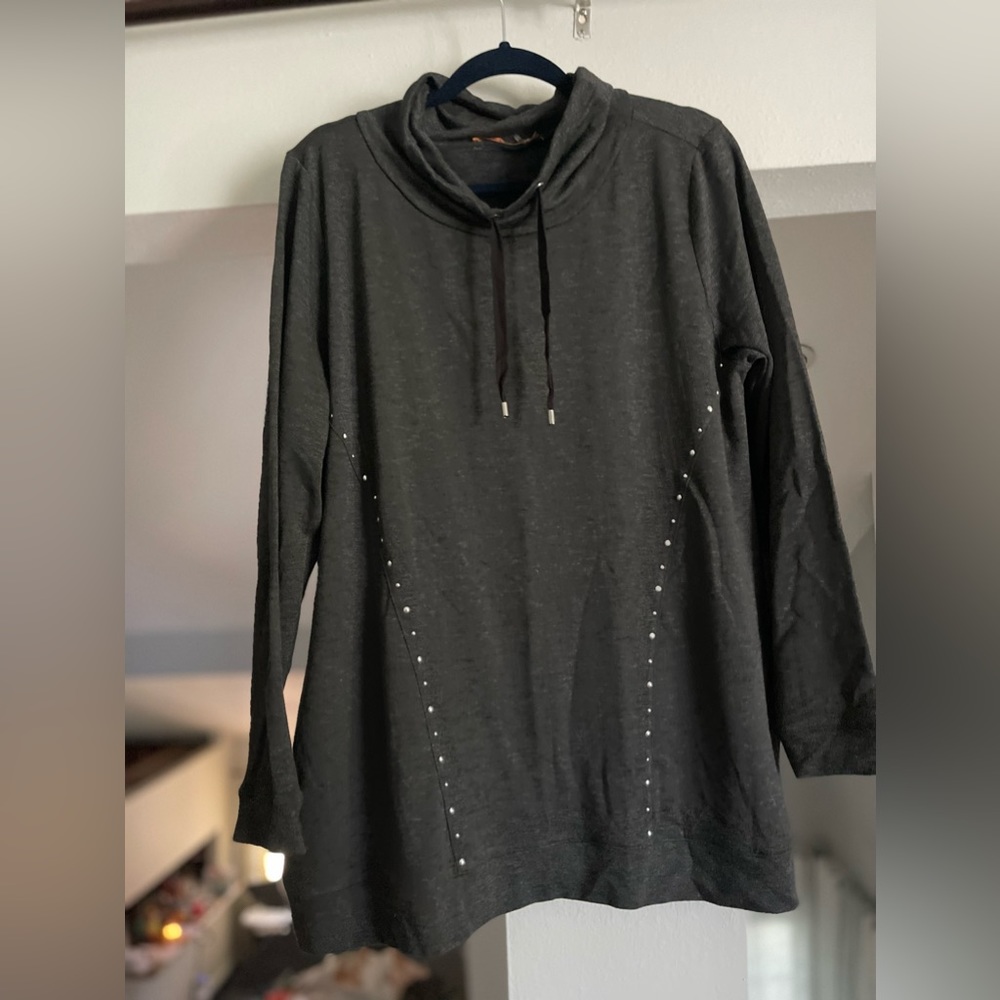 XL. Gray sweater jacket. In great condition. Perfect for a chilly day.